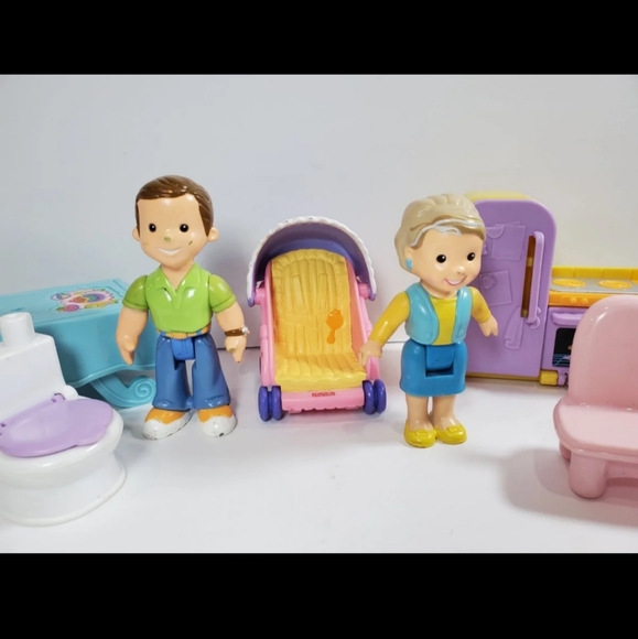Fisher-Price loving family doll and furnature lot - Picture 4 of 7